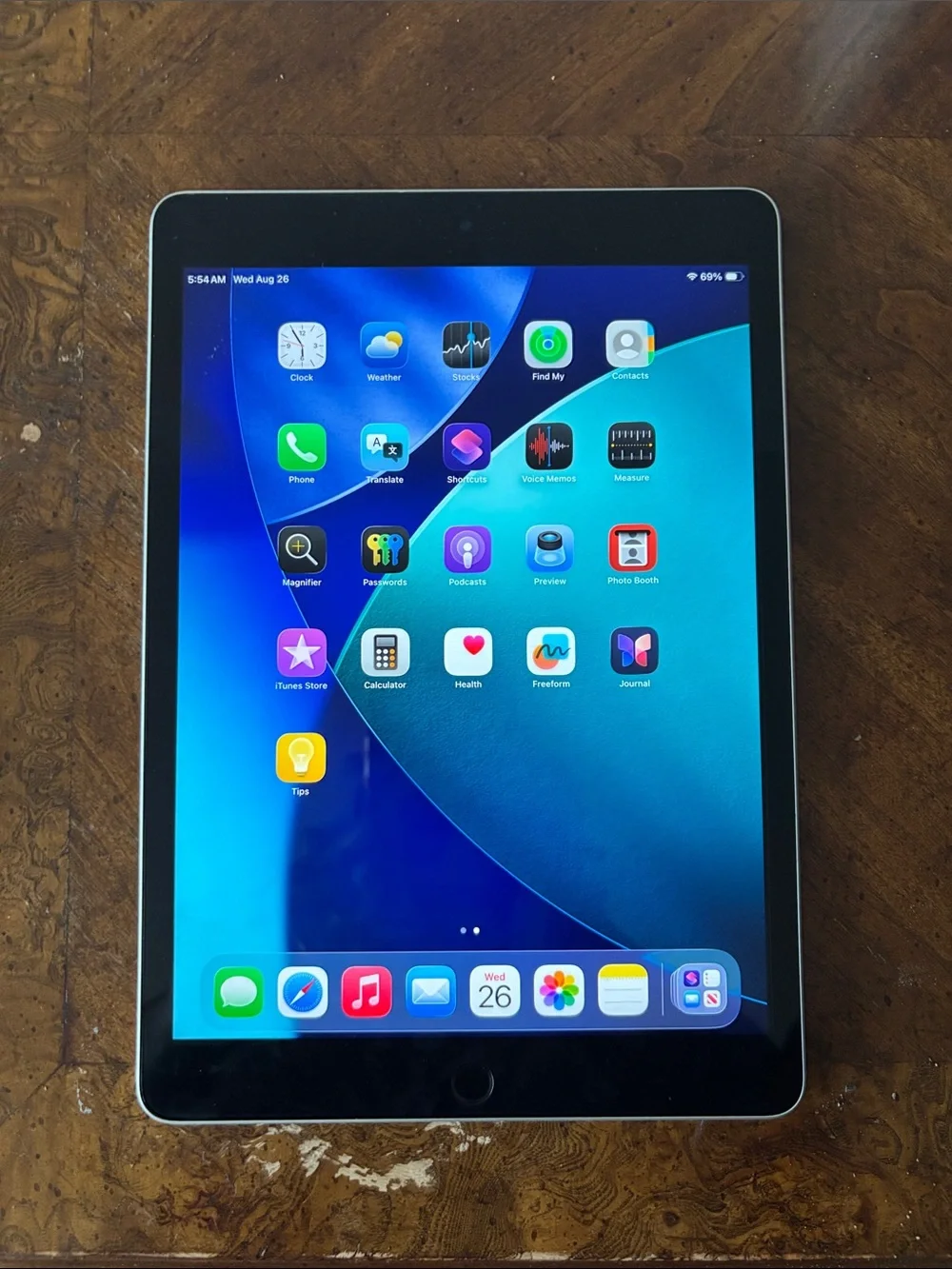 Apple iPad in Black with Silver Edge - 9.7